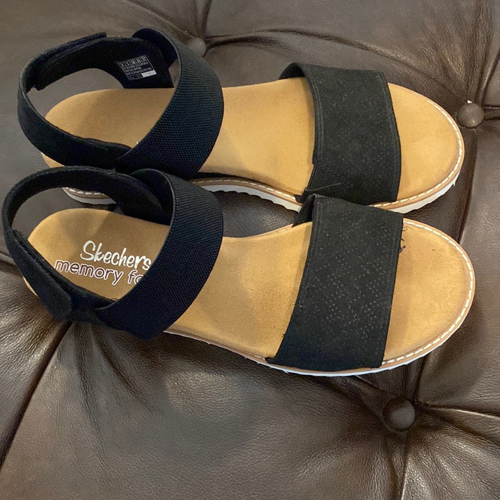 Skechers. Sandals. 8.  Black.  Memory foam footbed.